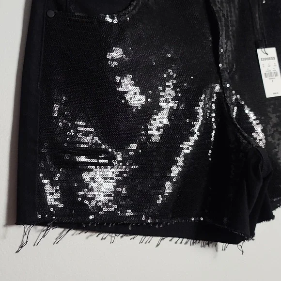EXPRESS NWT Boyfriend Mid Rise Black Sequin Jean Shorts 100% Cotton Size 6 - Picture 8 of 16